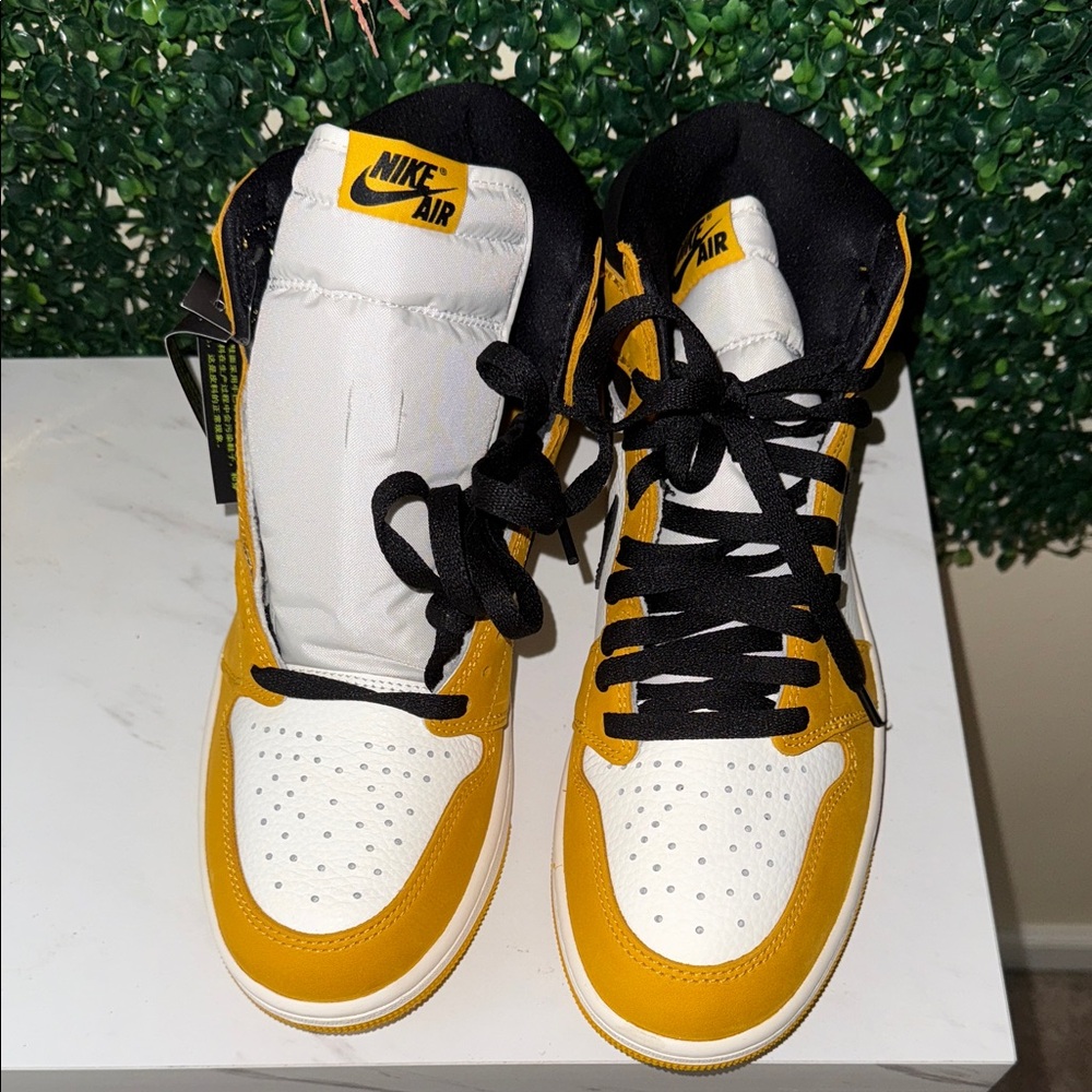Nike Air High-Tops in Mustard and White